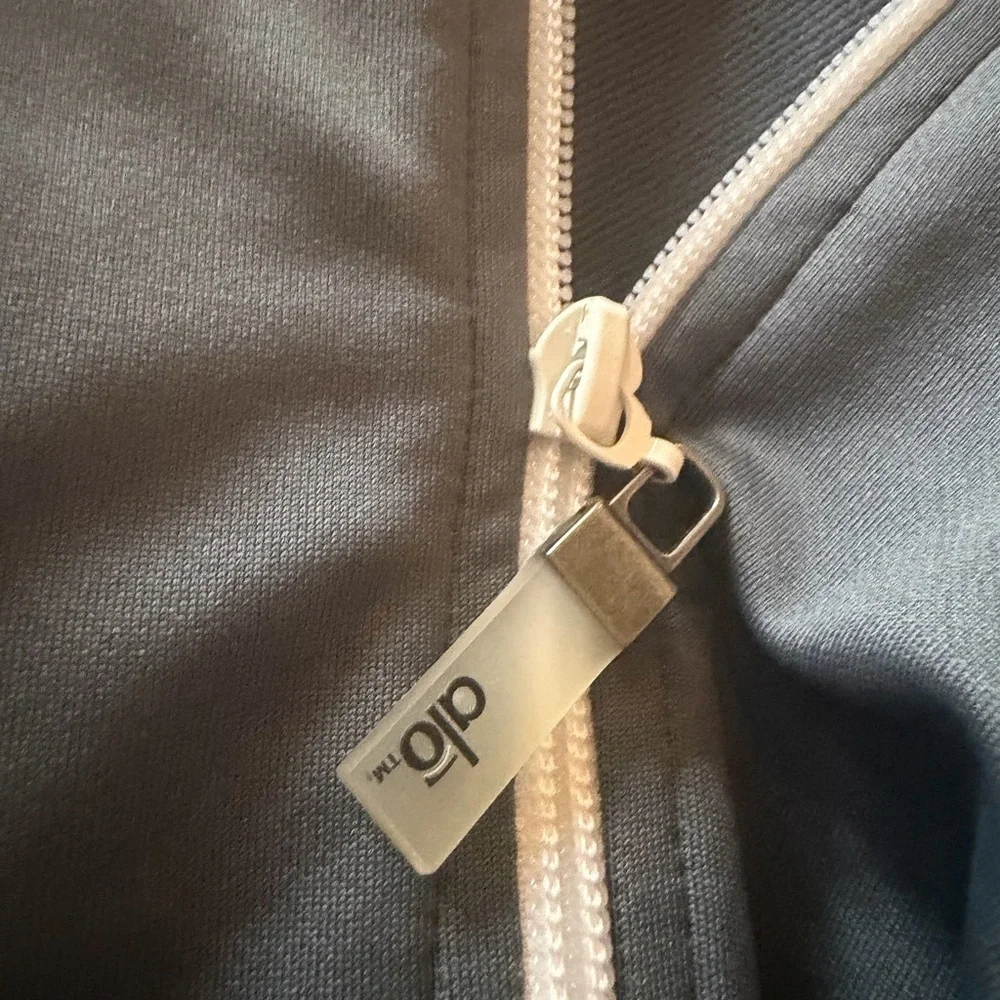 ALO Women's Gray Full-Zip Athletic Jacket with White Panels, size xl